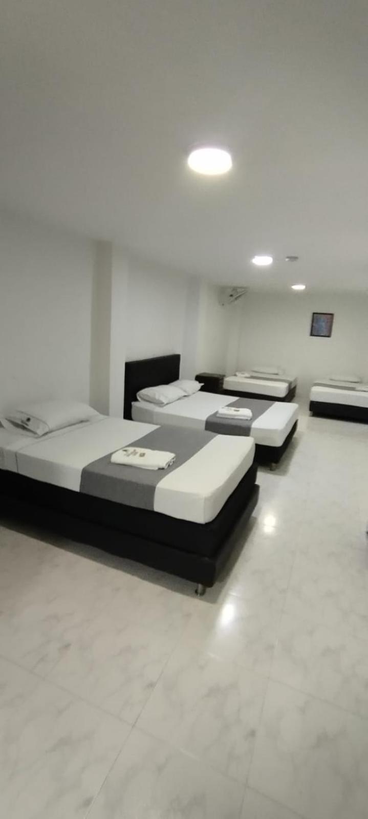 Hotel Paradise Lleras Μεντεγίν Εξωτερικό φωτογραφία