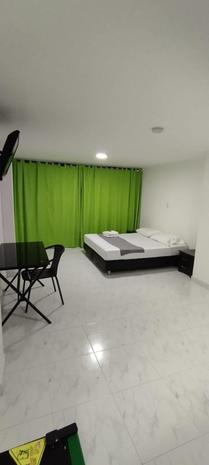 Hotel Paradise Lleras Μεντεγίν Εξωτερικό φωτογραφία